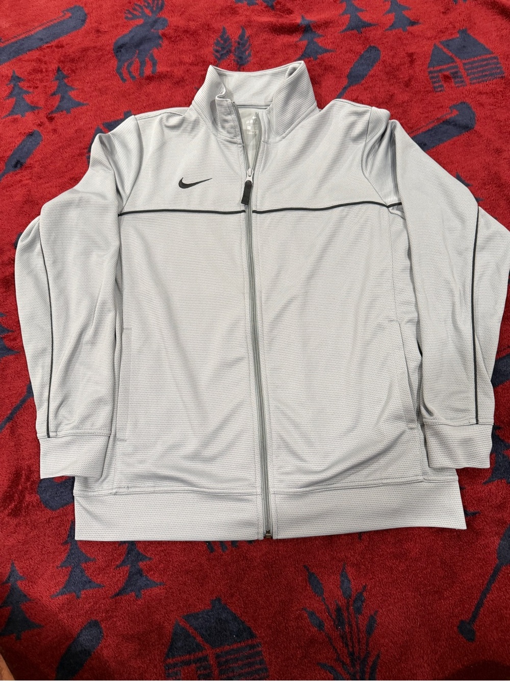 Nike Dri-Fit Men’s Light Gray Full-Zip Performance Jacket with Black Swoosh L